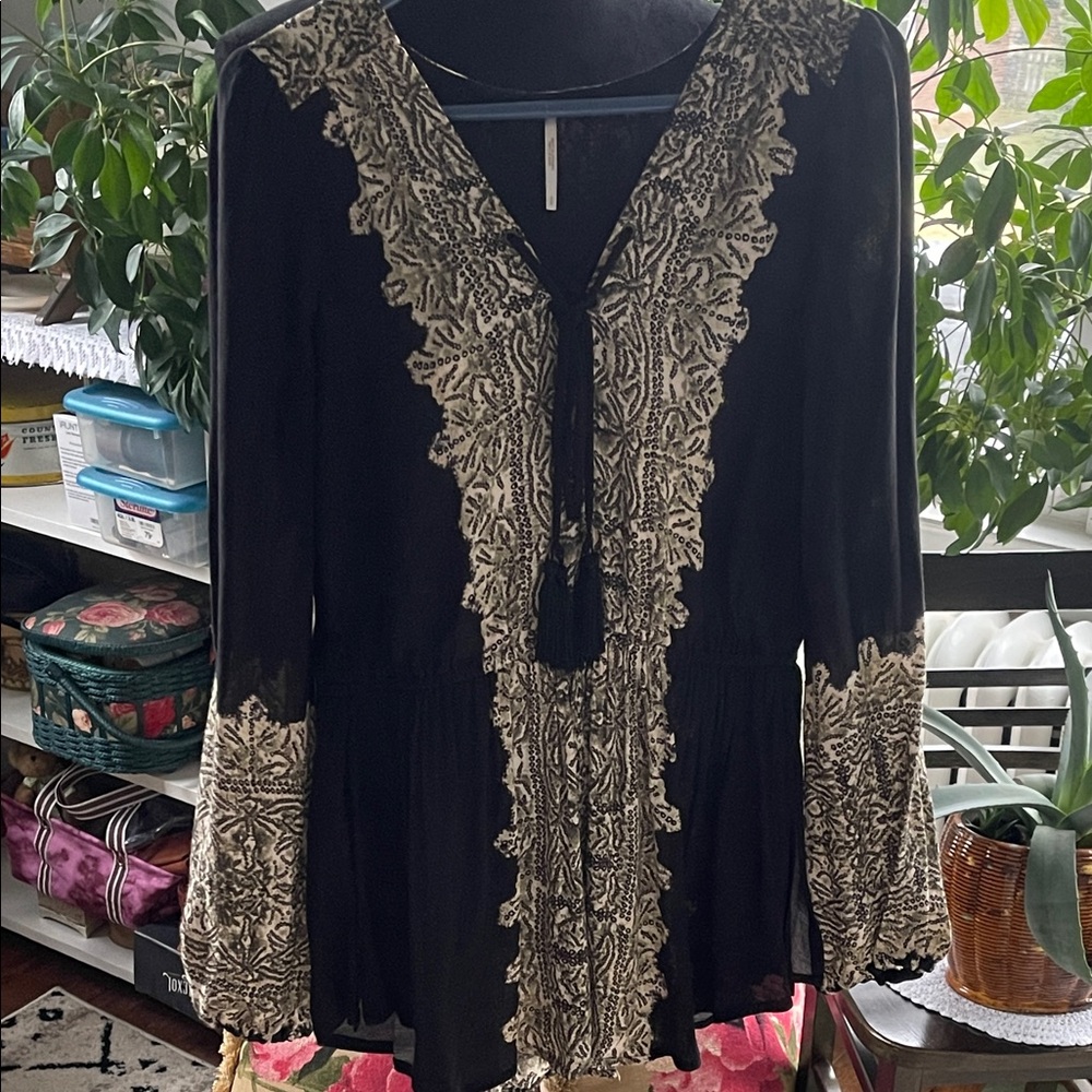 Free People “Wildest Moments” Black and Cream hint of green. Lace top, SP. EUC